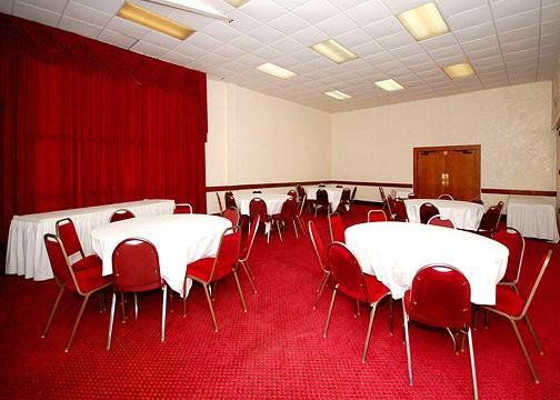 Rodeway Inn & Conference Center Ориндж-Парк Удобства фото